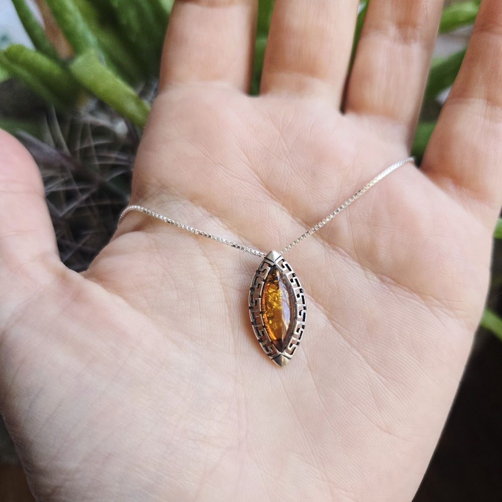 New Dainty 925 Sterling Silver Amber Marquise Necklace